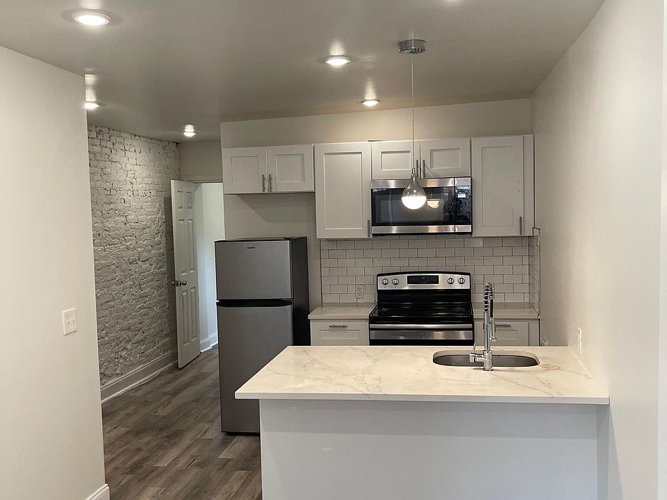 Living Room/Kitchen
