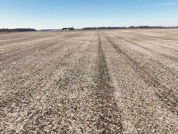 5th image of 400 W Rd