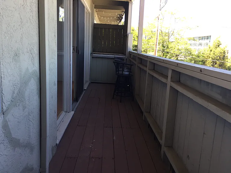 284 38th St #3 — Photo 31