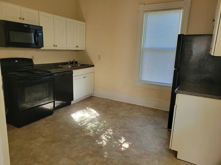 313 48th St #2 — Photo 3