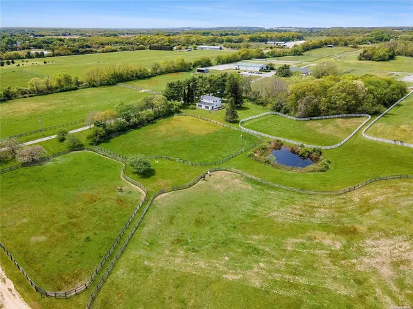 1394 Main Road, Jamesport, NY 11947