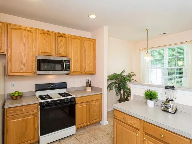 28 Sutton Ct — Photo 19