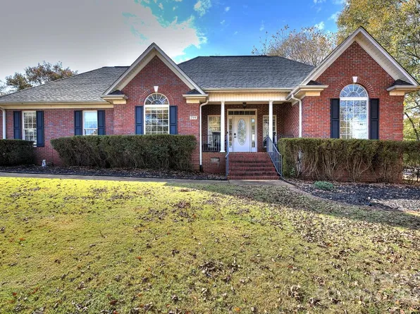 299 Sequoyah Dr #13, Chesnee, SC 29323