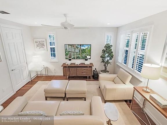 5th image of 121 E Coda Cir #121