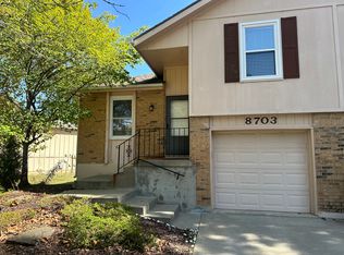 8703 N Hull Ave, Kansas City, MO 64154