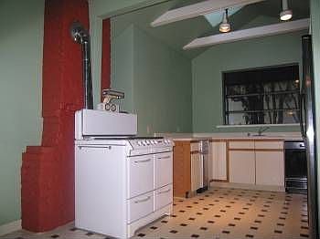 5th image of 311 Oakdale Ave