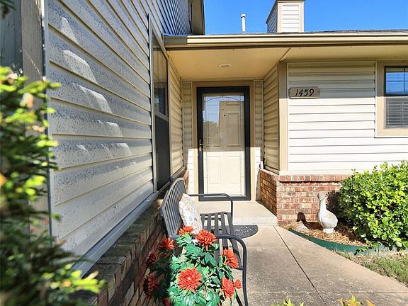 5th image of 1459 W Evergreen Ln