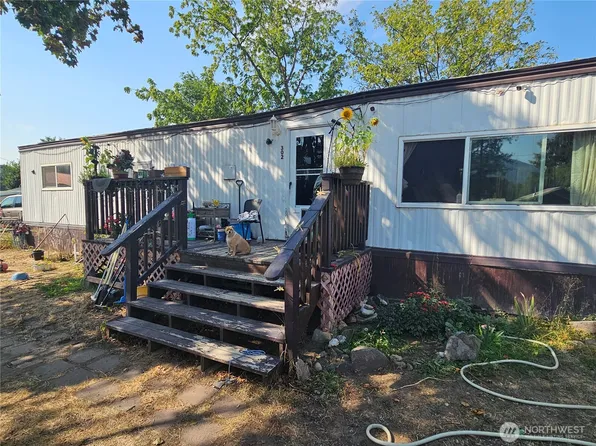 302 Main Street, Oroville, WA 98844