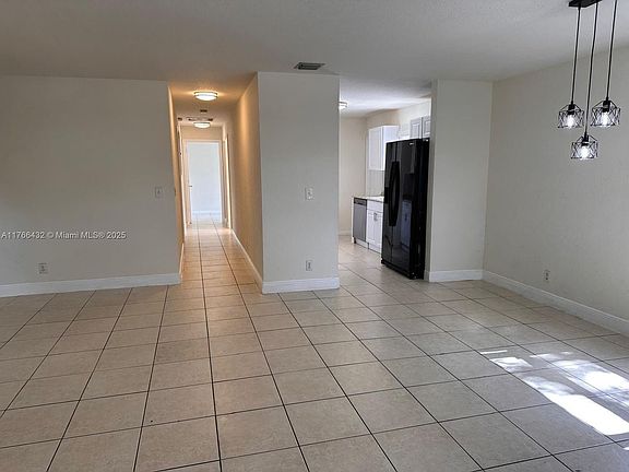 4th image of 5308 NE 2nd Ter