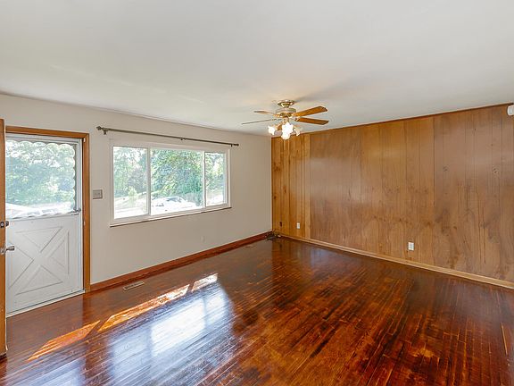 2nd image of 3007 Wenwood Dr