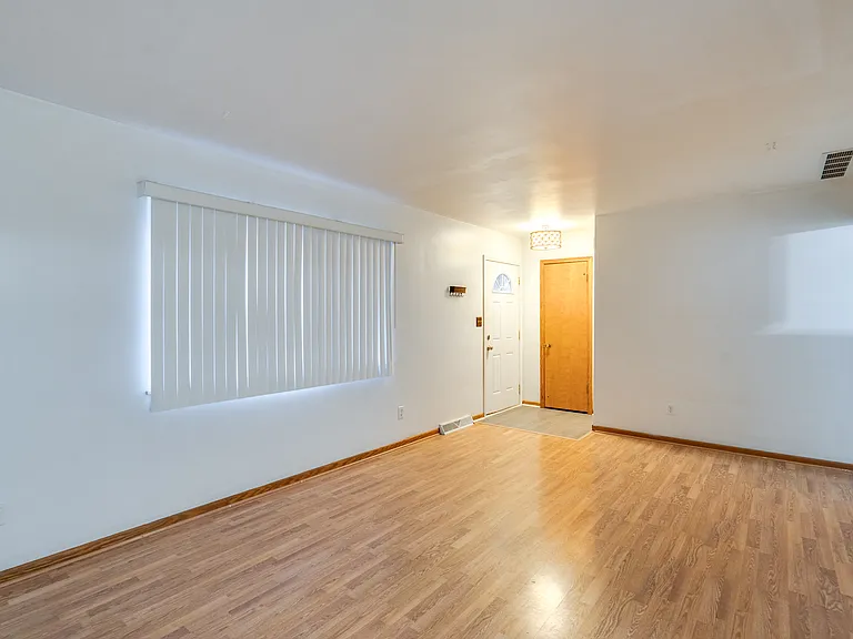 1524 Robin Ln — Photo 4