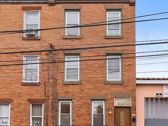 4th image of 168 W Montgomery Ave