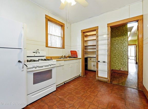 4th image of 4715 W Schubert Ave