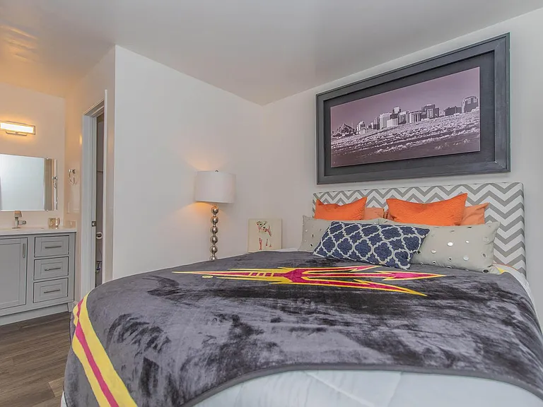 Studio 710 Apartments — Photo 42