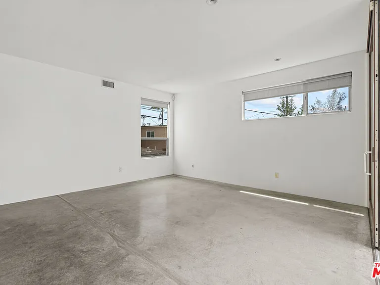 802 Indiana Ave — Photo 11