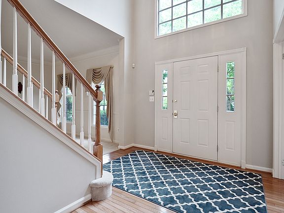 2nd image of 15098 Stillfield Pl