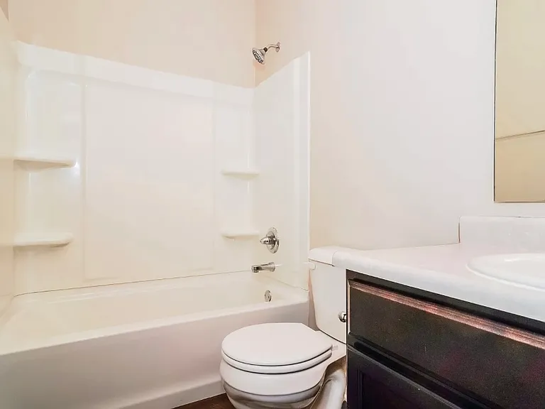 823 Fieldstone Dr — Photo 6