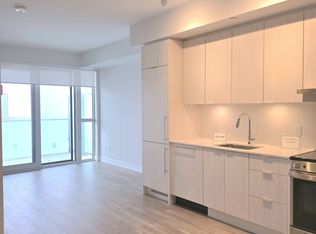 430 Square One Dr #2009, Mississauga, ON L5B 0E2