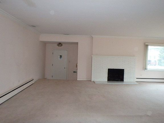 3rd image of 11913 Greenwood Ave