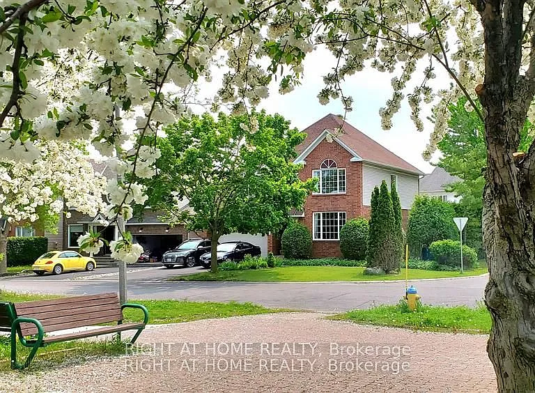 142 Windhurst Dr — Photo 1