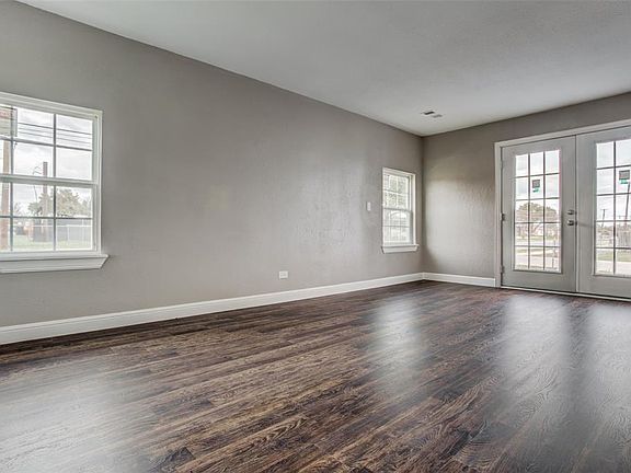 4th image of 402 Red Bud Ln