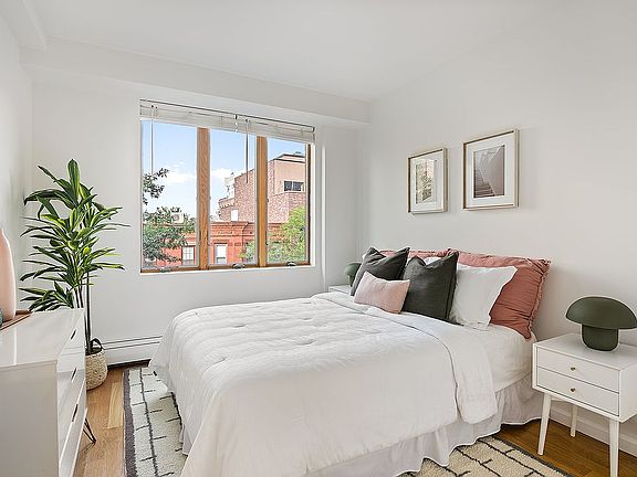 5th image of 390 14th St APT 5