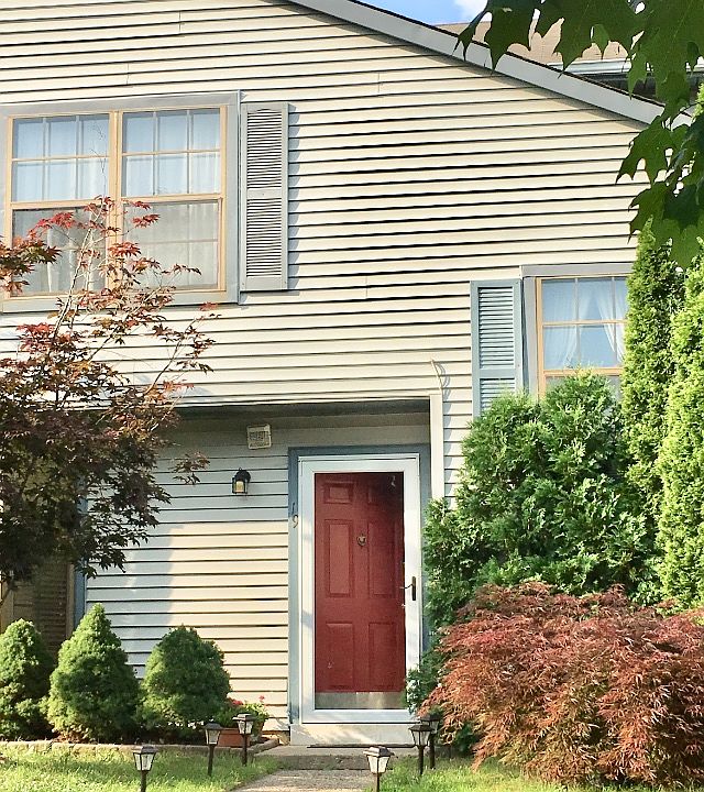 1st image of 19 Kanabe Dr