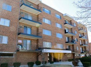 205 W Miner St APT 103, Arlington Heights, IL 60005