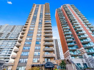 556 Laurier Ave W #704, Ottawa, ON K1R 7X2