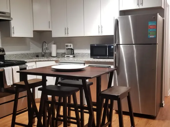 40 Bee St APT 112, Charleston, SC 29403