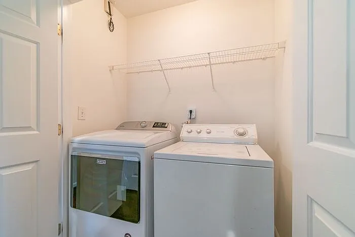 4057 Buckingham Dr — Photo 12