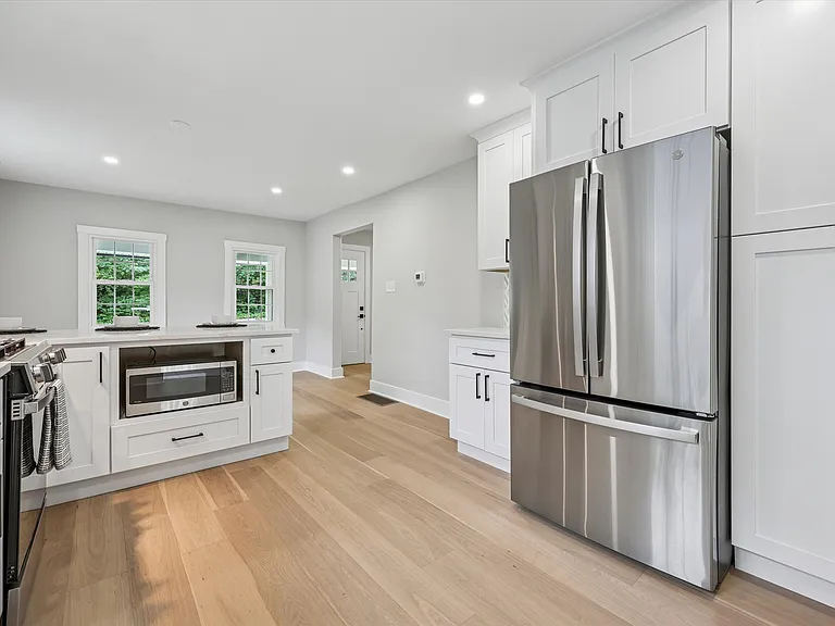 218 Biddulph Rd — Photo 24
