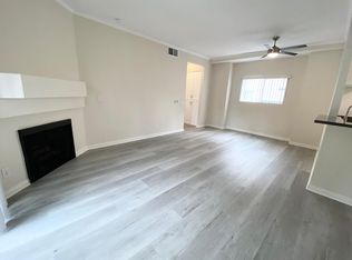 5304 Parkmor Rd APT 2, Calabasas, CA 91302