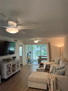 1900 Alamanda Dr APT 205, Naples, FL, 34102