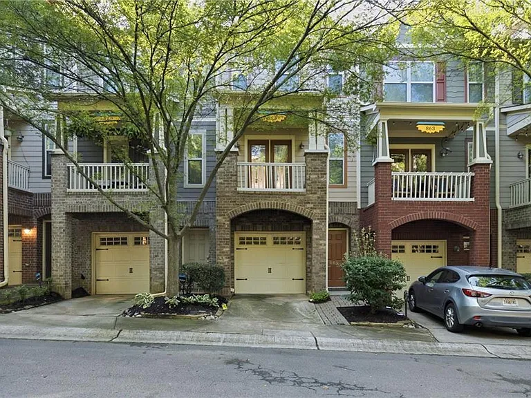 865 Commonwealth Ave SE — Photo 1