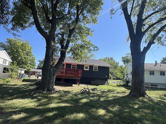 5th image of 553 Empire Dr
