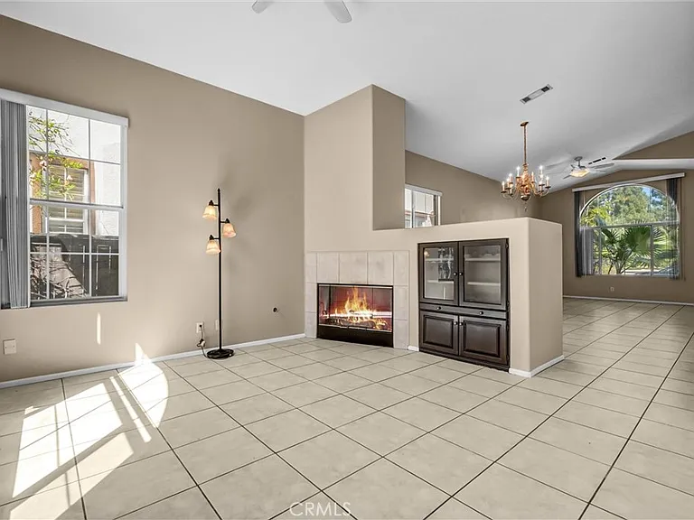 11625 Maynard Ave — Photo 5