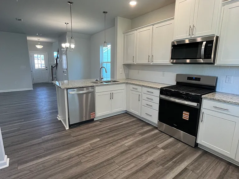 720 Branthurst Dr — Photo 6