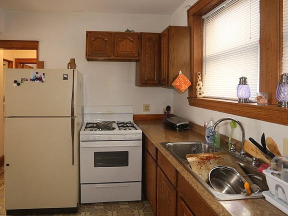 4th image of 2236 W Waveland Ave #1