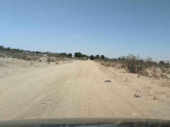 3rd image of Jade Rd