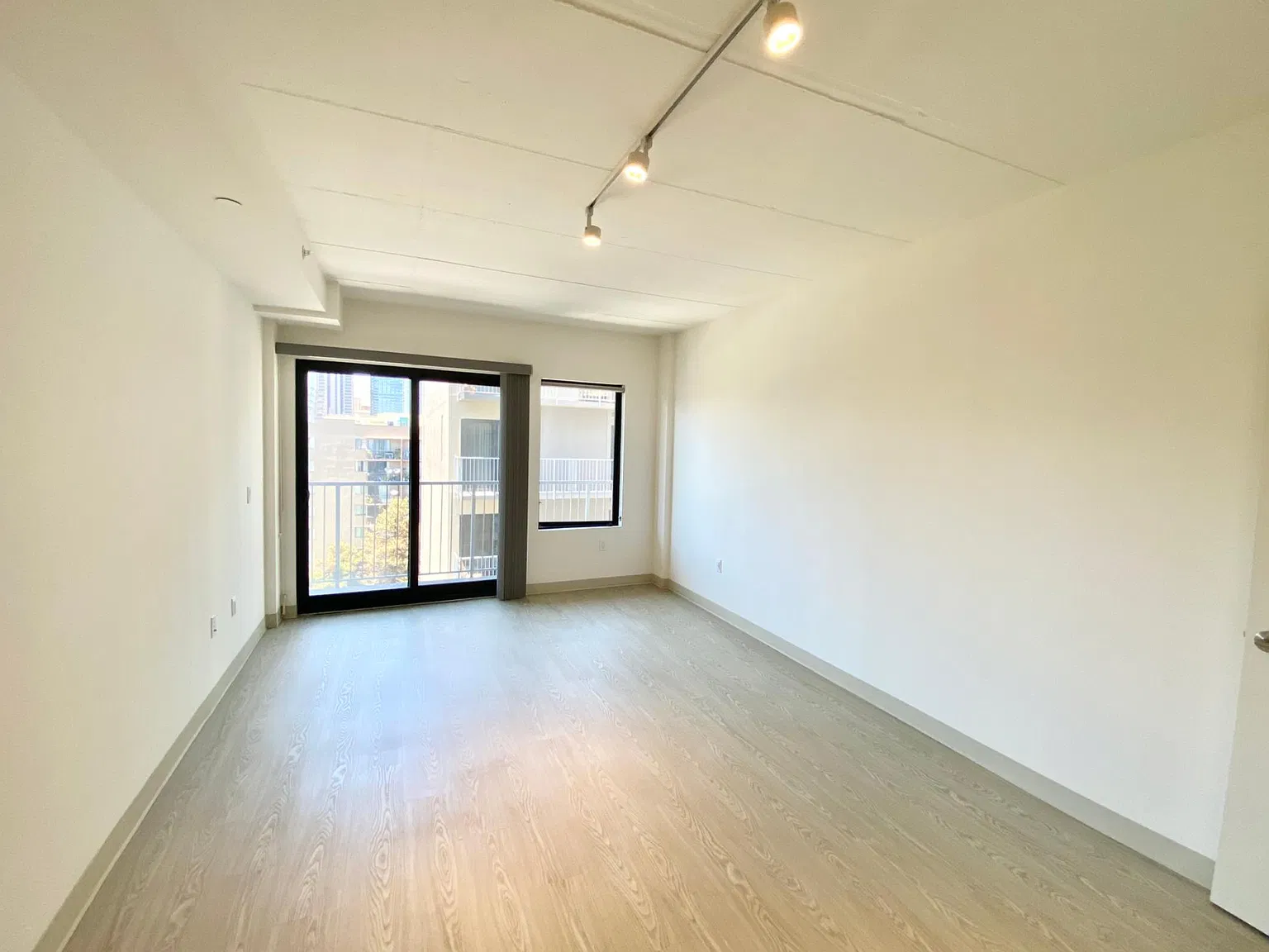 750 Harrison St #702 - Image 2