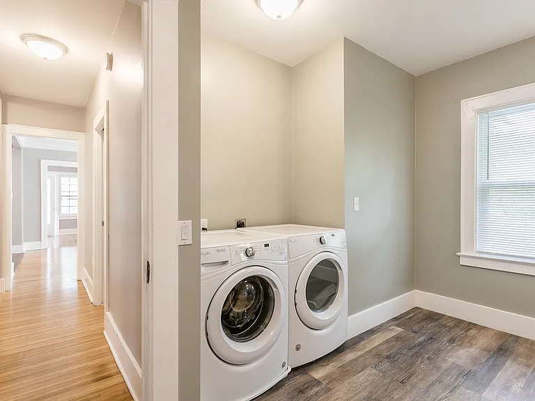 26-28 Palisade Park — Photo 9