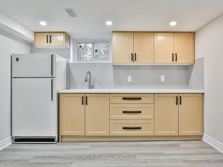 264 McConvey Dr — Photo 19