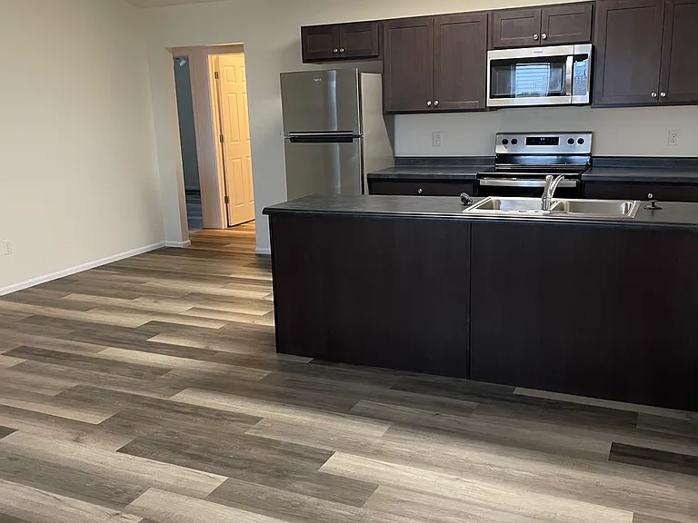 712 Benjamin Dr — Photo 1