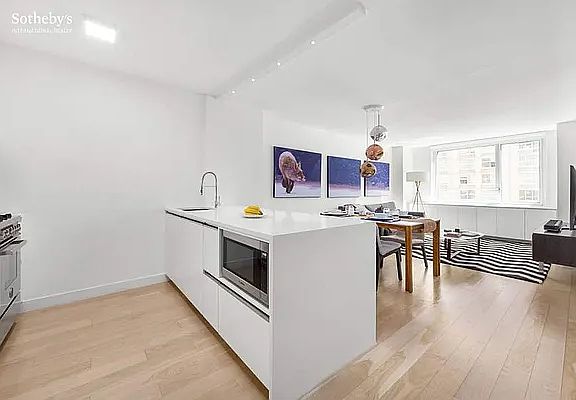 4th image of 301 W 53rd St APT 12J