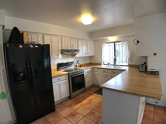 4th image of 3808 Lafayette Dr NE
