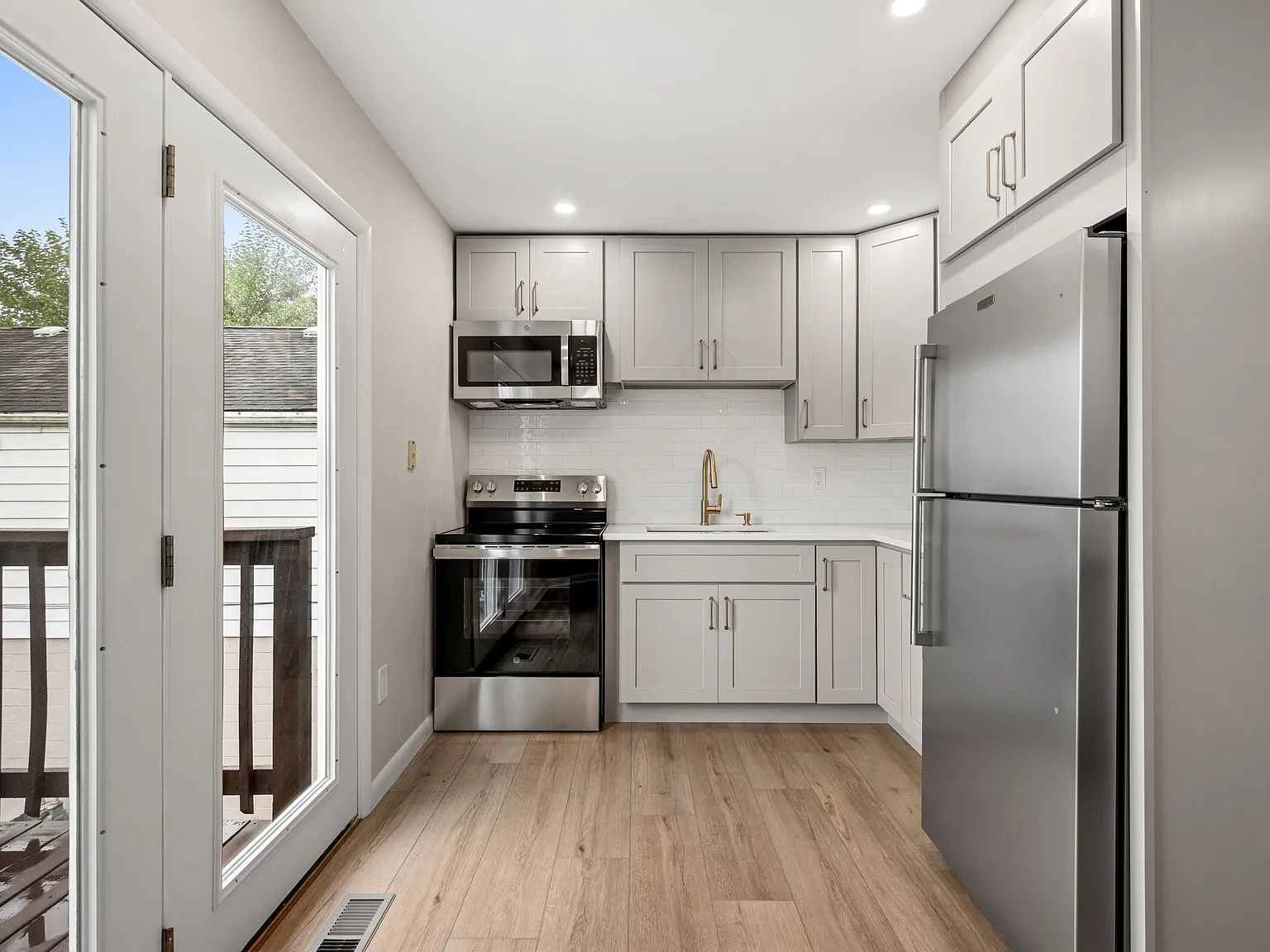 1 bed, 1.0 bath, 620 sqft, $925 — Photo 2