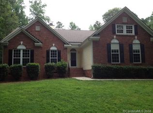 310 Winding Shore Rd, Troutman, NC 28166