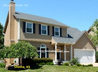 14828 W Peppermill Dr, Olathe, KS 66062