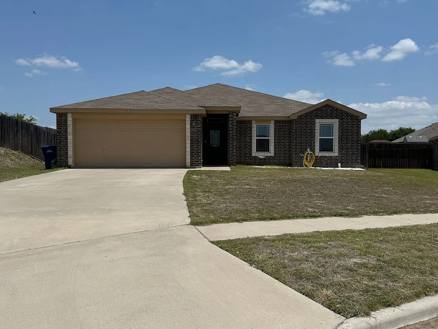 5 Bedroom home in Cul-de-sac — Photo 1